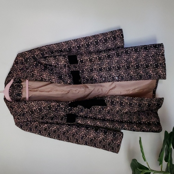 Hazel all over embroidered floral snap front coat, bow waist, women's size small - Picture 9 of 11